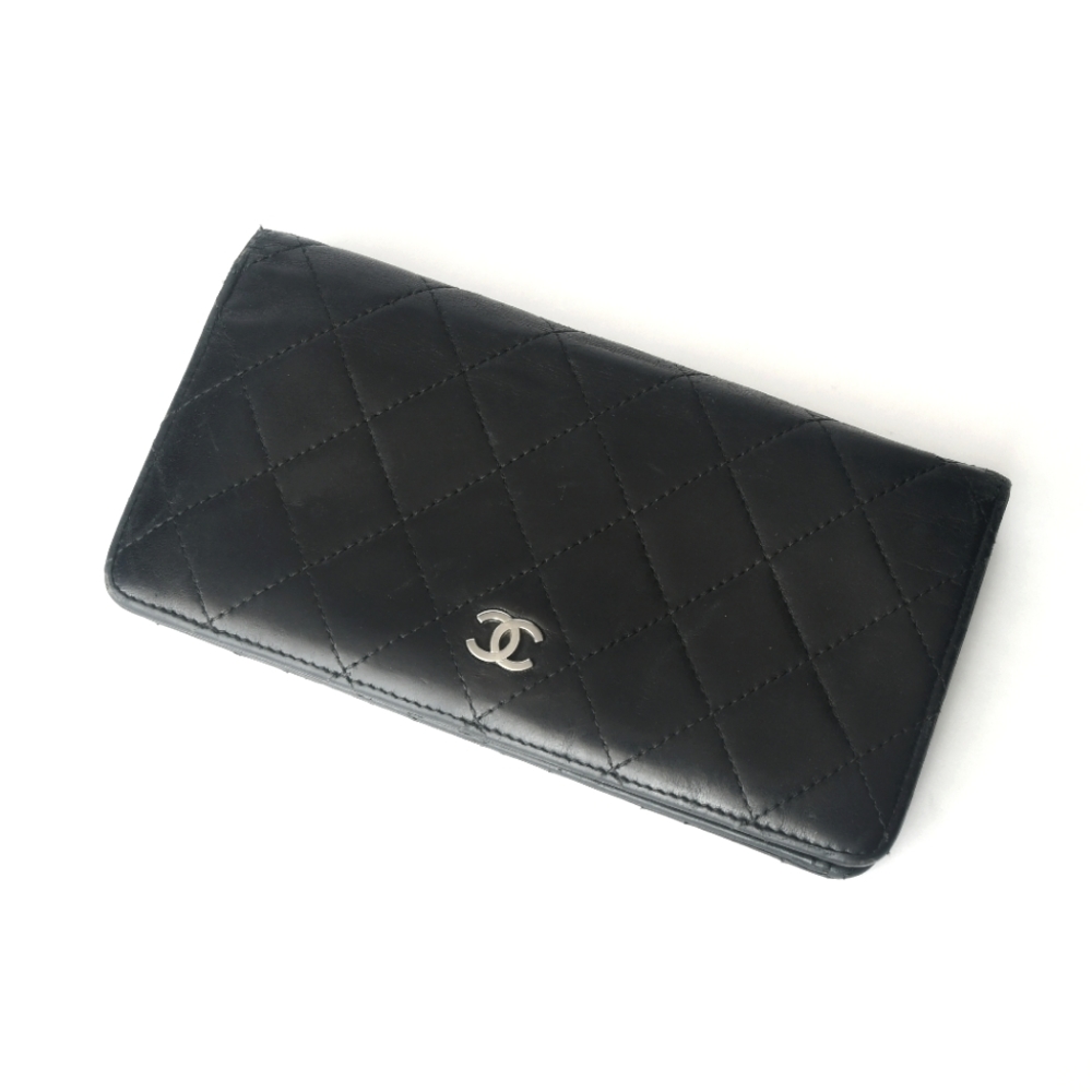 SOLD🥀 Authentic CHANEL Lambskin Quilted Yen Wallet in Black ~ Room For iPhones - Picture 13 of 13